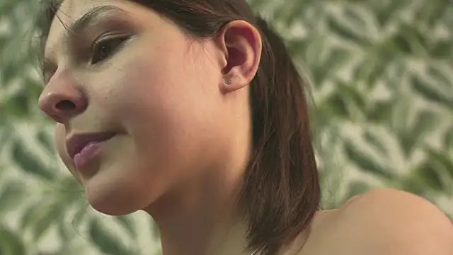 Snapshot of whisper_of_love chatting on March 21, 5:11 am whisper of love online show from March 21, 5:11 am