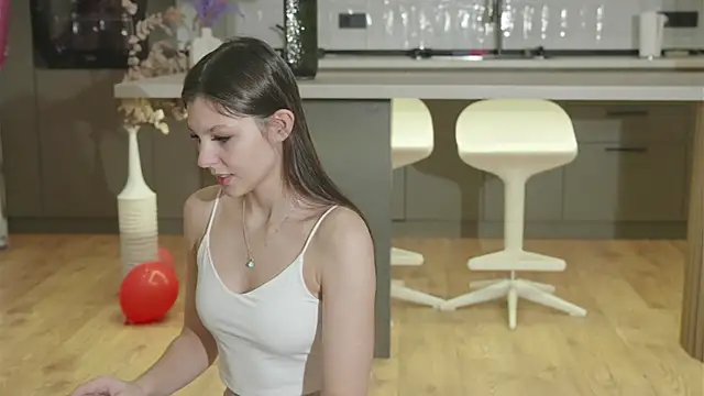 Snapshot of whisper_of_love chatting on November 24, 2:22 am whisper of love online show from November 24, 2:22 am