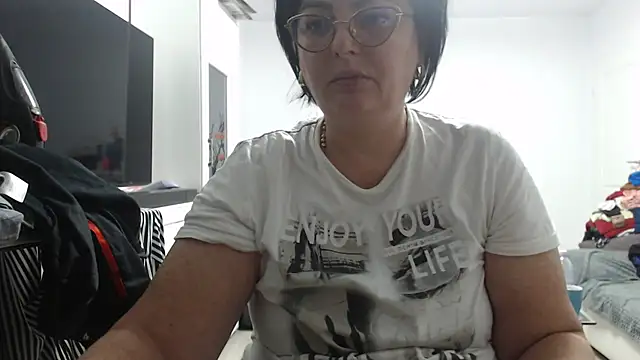 Amandamuller1982 online show from October 26, 8:04 pm