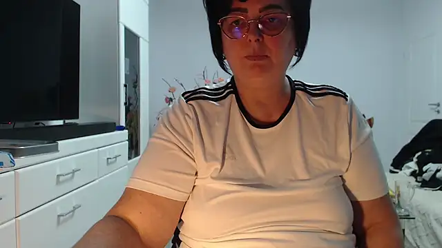 Amandamuller1982 online show from February 15, 10:17 pm