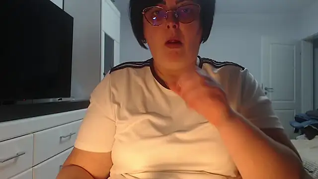 Amandamuller1982 online show from April 21, 4:23 pm