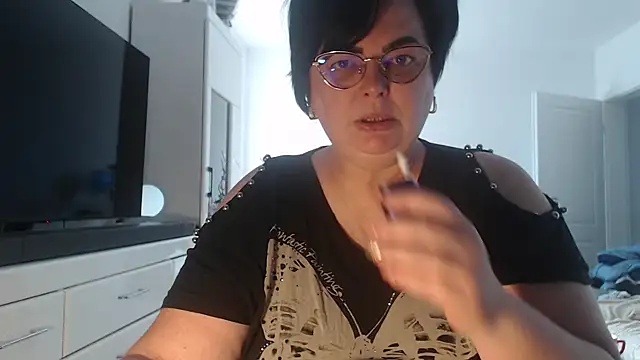 Amandamuller1982 online show from April 22, 5:43 am