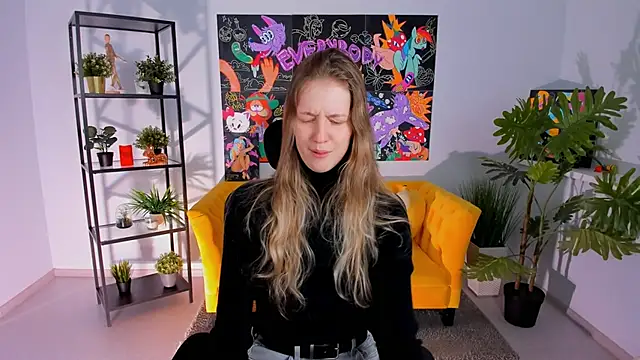 Snapshot of Sharon_Evansi chatting on February 16, 3:48 pm Sharon Evansi online show from February 16, 3:48 pm