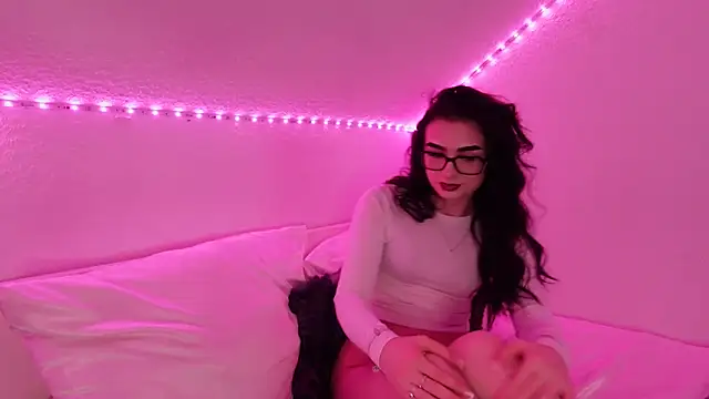 AdelinaAlia online show from November 27, 8:33 pm