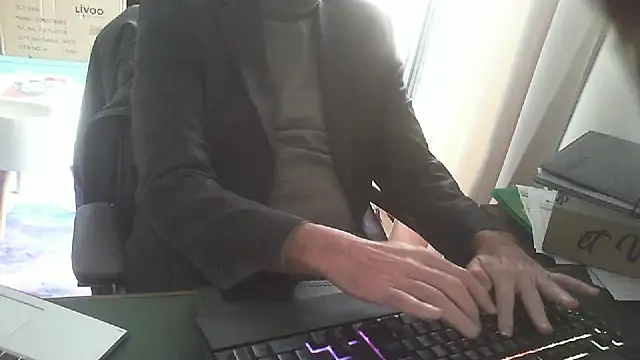 shyfrenchcock1 online show from January 13, 1:27 pm