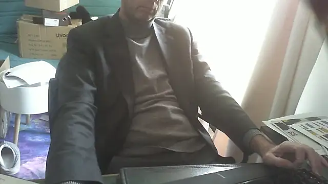 shyfrenchcock1 online show from February 12, 2:34 pm