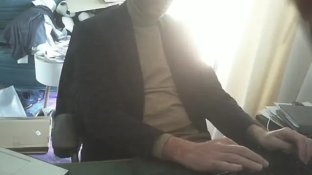 shyfrenchcock1 online show from March 19, 1:26 pm