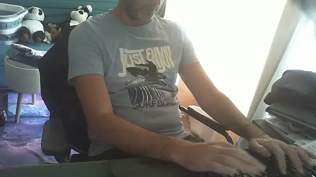 Snapshot of shyfrenchcock1 chatting on June 20, 11:57 am shyfrenchcock1 online show from June 20, 11:57 am