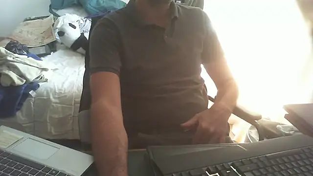 Snapshot of shyfrenchcock1 chatting on July 17, 9:16 am shyfrenchcock1 online show from July 17, 9:16 am