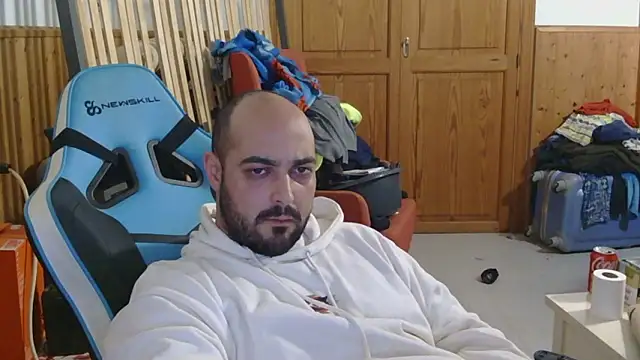 chicomallorca96 online show from February 2, 7:01 pm