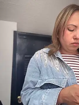 VIOLETA-25  online show from October 22, 3:01 pm