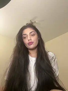 Sweet Khalifa  online show from February 2, 3:39 pm