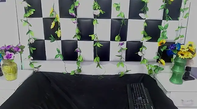 Snapshot of Morgana_Smit chatting on February 13, 4:28 pm Morgana Smit online show from February 13, 4:28 pm