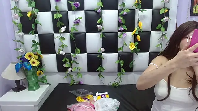 Snapshot of Morgana_Smit chatting on February 21, 1:44 pm Morgana Smit online show from February 21, 1:44 pm