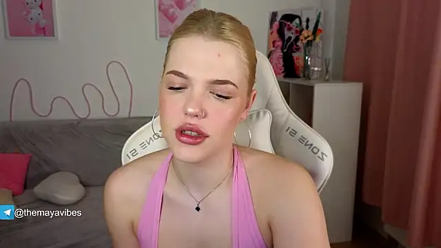 Maya Rave online show from February 23, 3:48 am