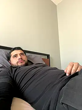 LATINMOBB online show from December 5, 8:00 pm