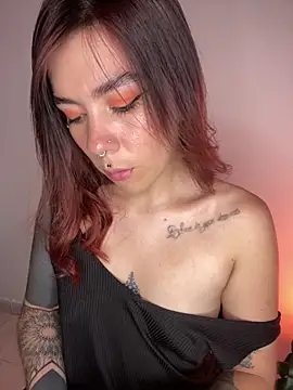 luccianagreyy online show from February 7, 10:41 pm