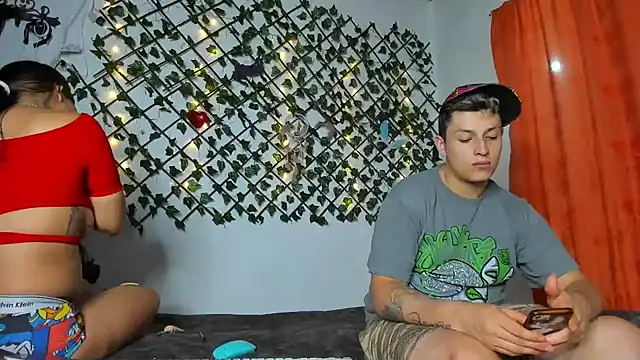 ethanandbrianna online show from December 17, 2:44 am