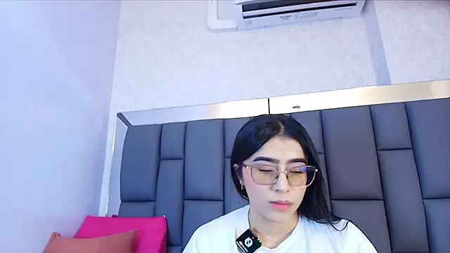 Amy wats0n online show from April 20, 7:15 pm