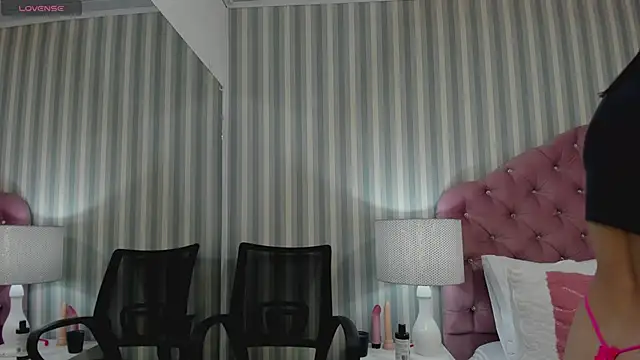 HazelMoret online show from March 6, 11:58 am