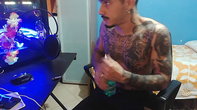 Badboyi1997 online show from October 3, 12:29 am