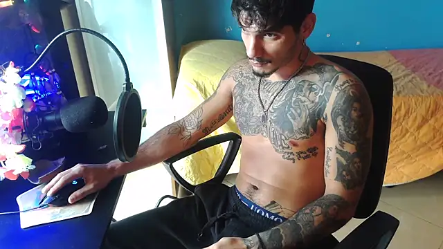 Badboyi1997 online show from October 22, 11:21 am