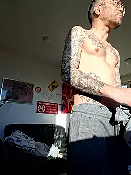 Snapshot of mileflav0r chatting on March 20, 7:13 am mileflav0r online show from March 20, 7:13 am