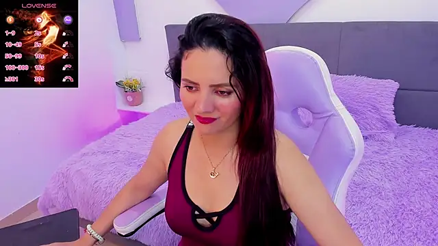 Snapshot of gaby_flow chatting on June 1, 10:39 am gaby flow online show from June 1, 10:39 am
