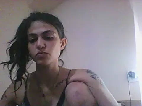 Snapshot of BURN666ING chatting on February 4, 1:13 am BURN666ING online show from February 4, 1:13 am