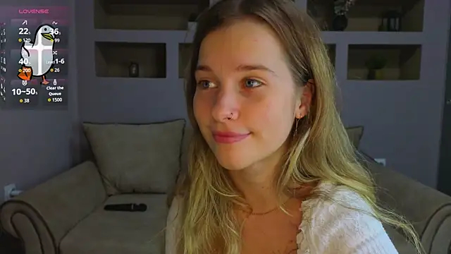 Snapshot of LinaCristonsen chatting on October 19, 5:24 pm LinaCristonsen online show from October 19, 5:24 pm