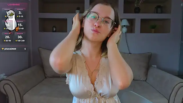 Snapshot of LinaCristonsen chatting on October 29, 1:35 pm LinaCristonsen online show from October 29, 1:35 pm