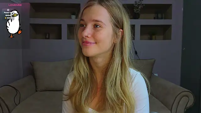 Snapshot of LinaCristonsen chatting on November 6, 3:24 pm LinaCristonsen online show from November 6, 3:24 pm