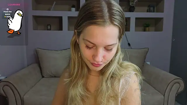 Snapshot of LinaCristonsen chatting on November 16, 3:17 pm LinaCristonsen online show from November 16, 3:17 pm