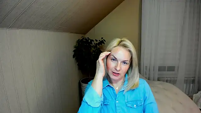 Snapshot of Alicee_Gracee chatting on December 11, 7:57 pm Alicee Gracee online show from December 11, 7:57 pm