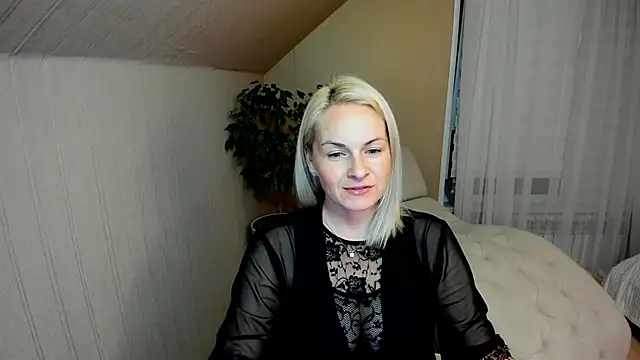 Snapshot of Alicee_Gracee chatting on December 12, 7:15 pm Alicee Gracee online show from December 12, 7:15 pm