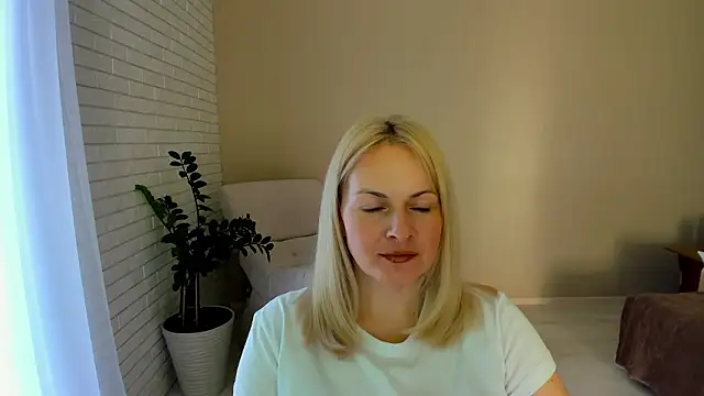 Alicee Gracee online show from February 11, 11:26 am