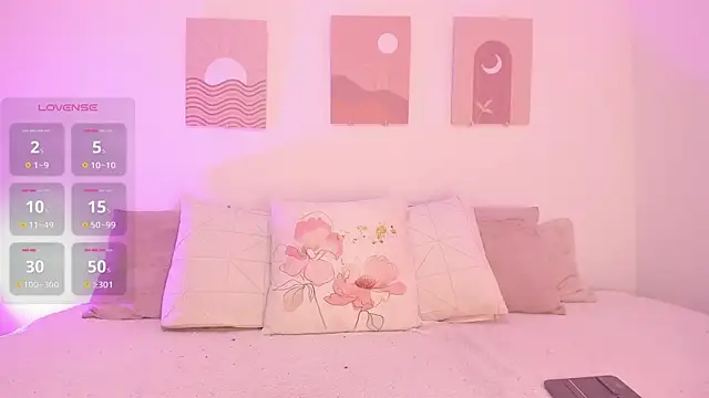 Snapshot of Mia_Heartt chatting on February 10, 10:40 pm Mia Heartt online show from February 10, 10:40 pm