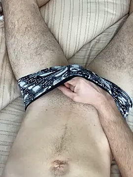 Snapshot of mertt3457 chatting on February 22, 7:34 am mertt3457 online show from February 22, 7:34 am