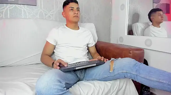 Lucii fer  online show from February 23, 2:46 pm