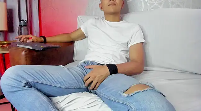 Lucii fer  online show from February 23, 5:50 pm