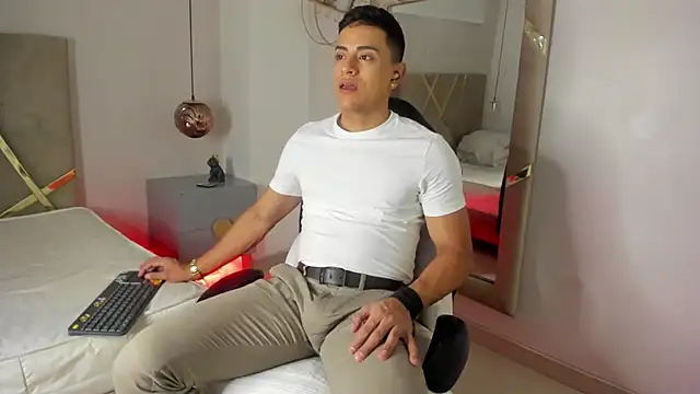 Lucii fer  online show from December 1, 11:48 am