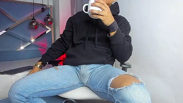 Lucii fer  online show from March 18, 11:46 am