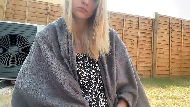 LustfulLuna  online show from July 17, 9:49 am