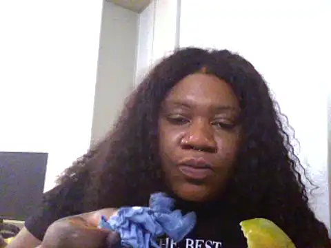 Snapshot of bonbonaumiel chatting on December 6, 3:19 am bonbonaumiel online show from December 6, 3:19 am