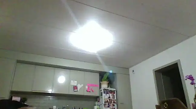 Snapshot of bonbonaumiel chatting on December 7, 12:52 am bonbonaumiel online show from December 7, 12:52 am