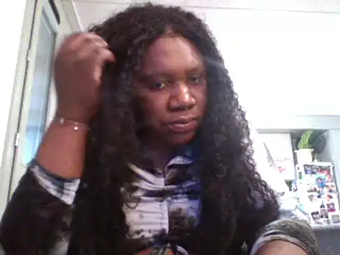 Snapshot of bonbonaumiel chatting on December 12, 10:34 am bonbonaumiel online show from December 12, 10:34 am