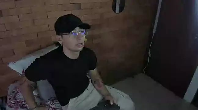 Dereck Dickson online show from December 18, 2:38 pm