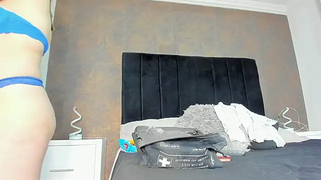 NaxaAndLexi  online show from February 11, 1:30 pm