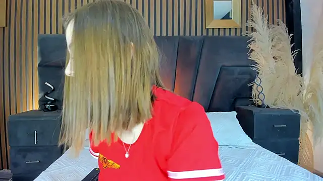 NaxaAndLexi  online show from April 1, 3:09 pm