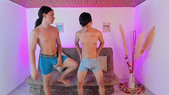 Couples Wallen online show from March 6, 11:20 pm